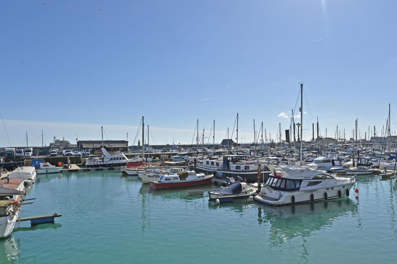Spacious Designer 2Br Executive Apt, Near Beach & Marina, Central Location Ramsgate Luaran gambar