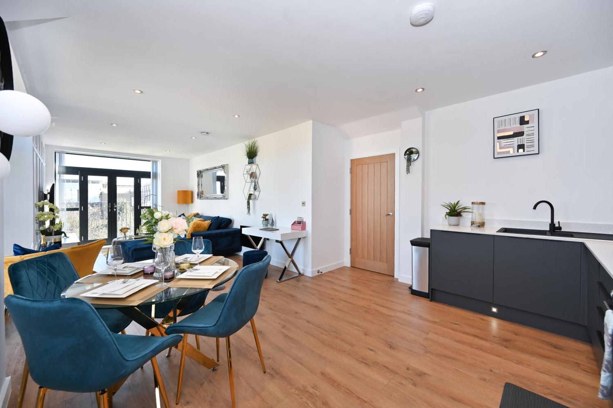 Spacious Designer 2Br Executive Apt, Near Beach & Marina, Central Location Ramsgate Luaran gambar